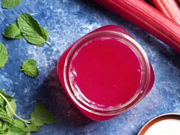 2 طرز تهیه شربت ریواس خوشرنگ و مجلسی مرحله به مرحله