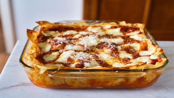 طرز تهیه لازانیا خانگی؛ مرحله به مرحله با نکات پخت